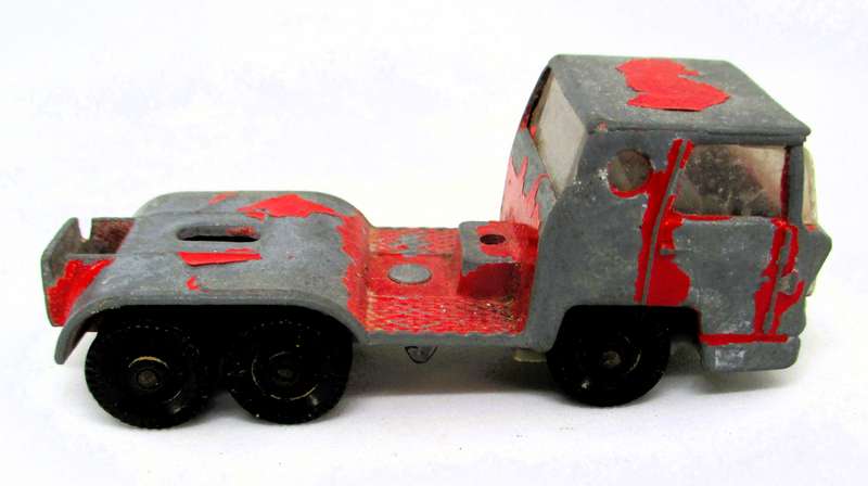 Majorette 1:100 Scale VINTAGE BERNARD TRUCK (RED) Die Cast Truck
