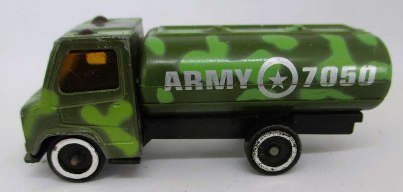 SUNTOYS MERCEDES-BENZ TN NO2 PETROL TANKER 1/64 China