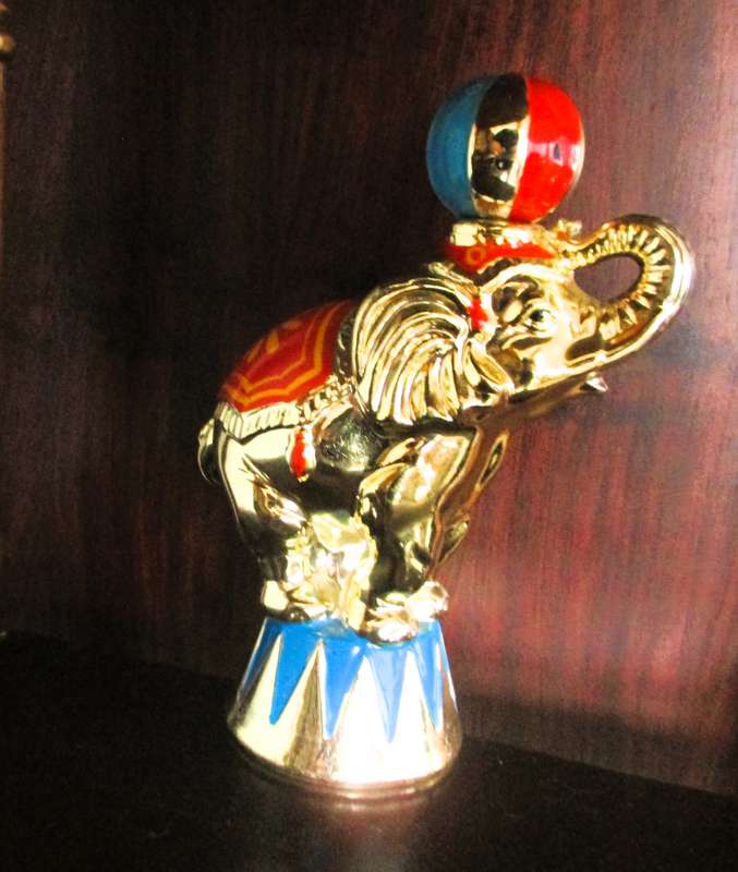 Lot of 2 Vintage Whiskey Decanter Circus Elephant 230mm high.