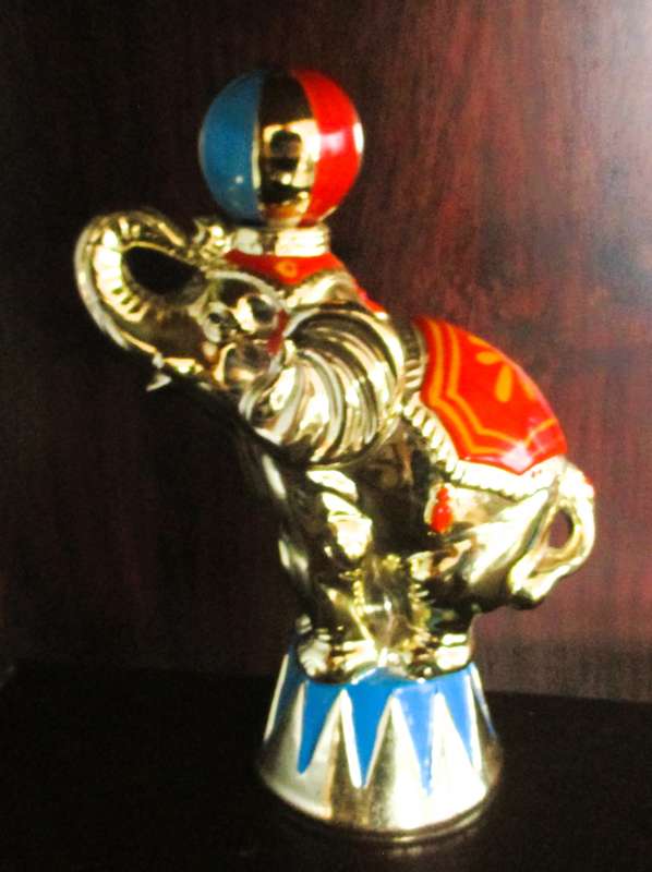 Lot of 2 Vintage Whiskey Decanter Circus Elephant 230mm high.