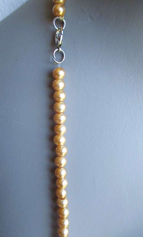Vintage faux pearl and Mother of Pearl three strand necklace (lobster claw clasp) 60cm