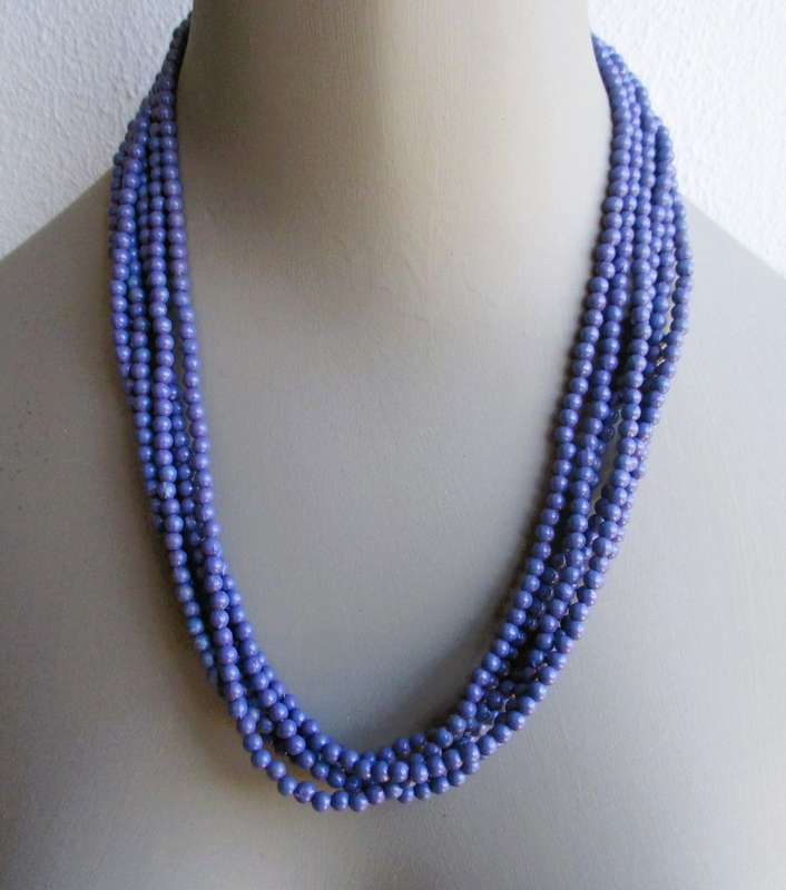 Vintage Elegant Purple Smooth Rond Shape 6 Strand seed Bead Necklace. 46cm.