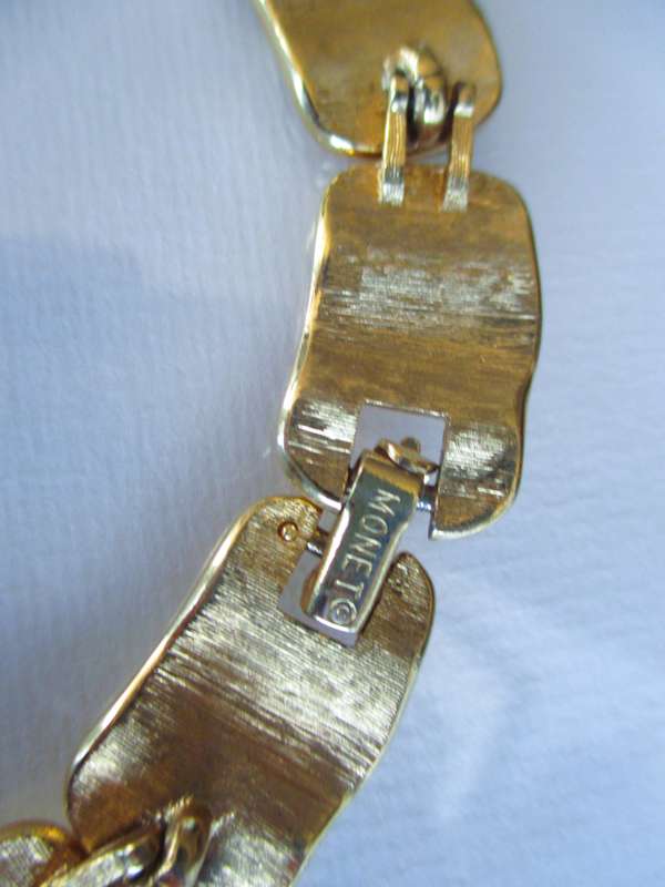 Vintage Monet modernist gold plated asymmetrical ripple link collar necklace.
