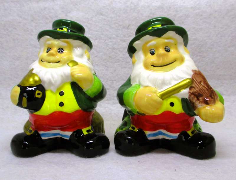 Vintage Irish Leprechaun St. Patick's Day Salt & Pepper Shakers,  90mm high. Spotless.
