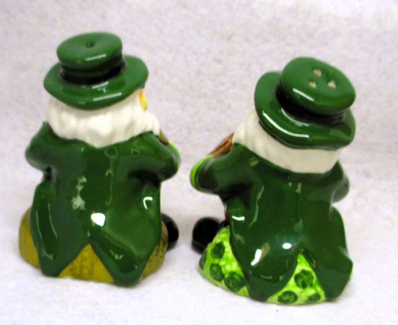 Vintage Irish Leprechaun St. Patick's Day Salt & Pepper Shakers,  90mm high. Spotless.
