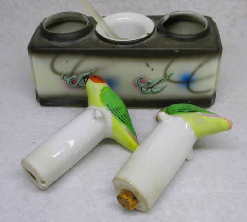 VINTAGE BIRD NODDERS CONDIMENT SET SALT & PEPPER SHAKERS PATENT T.K. Asian dragon. 125x90mm