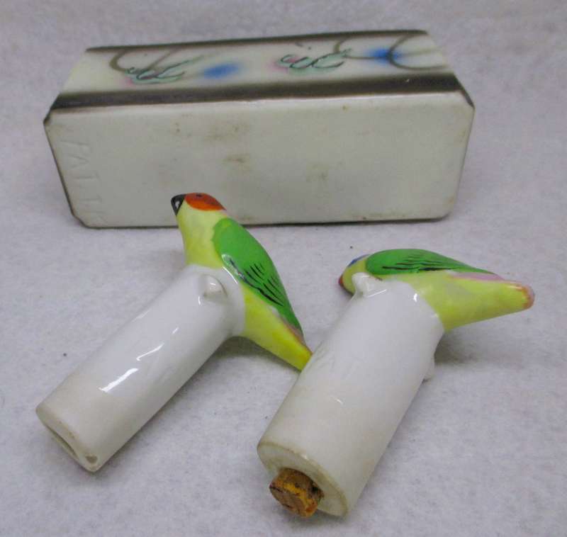 VINTAGE BIRD NODDERS CONDIMENT SET SALT & PEPPER SHAKERS PATENT T.K. Asian dragon. 125x90mm