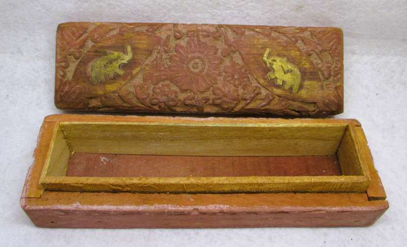 Vintage Indian Darjeeling Tea wood and brass tea storage box. 200x65x50mm