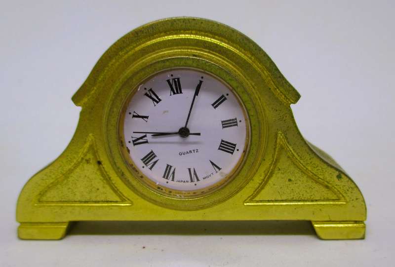 Vintage Small China airlines promotion desk clock, brass. Quartz, 70x40mm