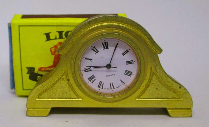 Vintage Small China airlines promotion desk clock, brass. Quartz, 70x40mm