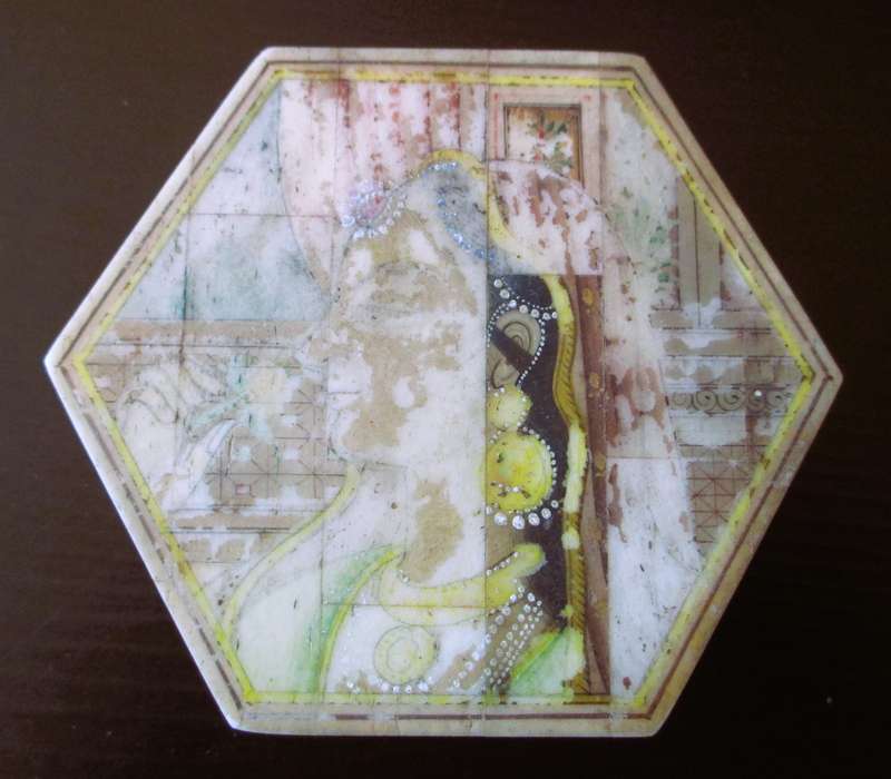Vintage Handmade Hexagon Bone with lovely inlaids Jewlery box. 75x30mm