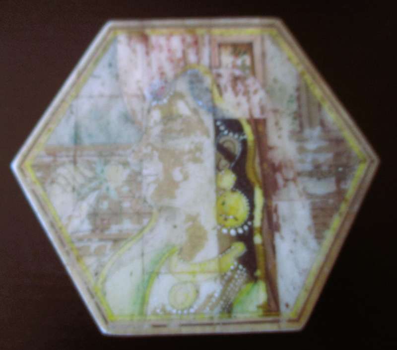 Vintage Handmade Hexagon Bone with lovely inlaids Jewlery box. 75x30mm