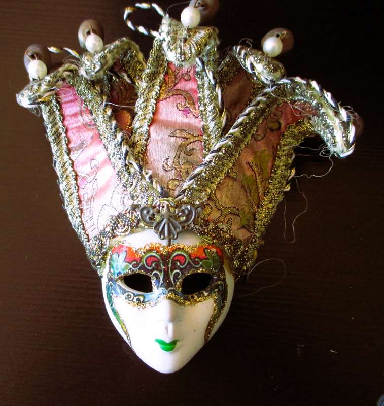 Vintage Retro Carnival Mini Mask Jester Venetian Wall Art Decoration Mardi Gras Decor Set of 5.