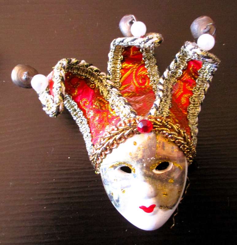 Vintage Retro Carnival Mini Mask Jester Venetian Wall Art Decoration Mardi Gras Decor Set of 5.
