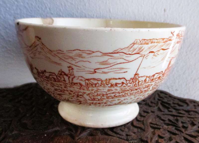VINTAGE HAND PAINTED VOORTREKKER EEUFEES COMMEMORATIVE BOWL , chiped. cart filler