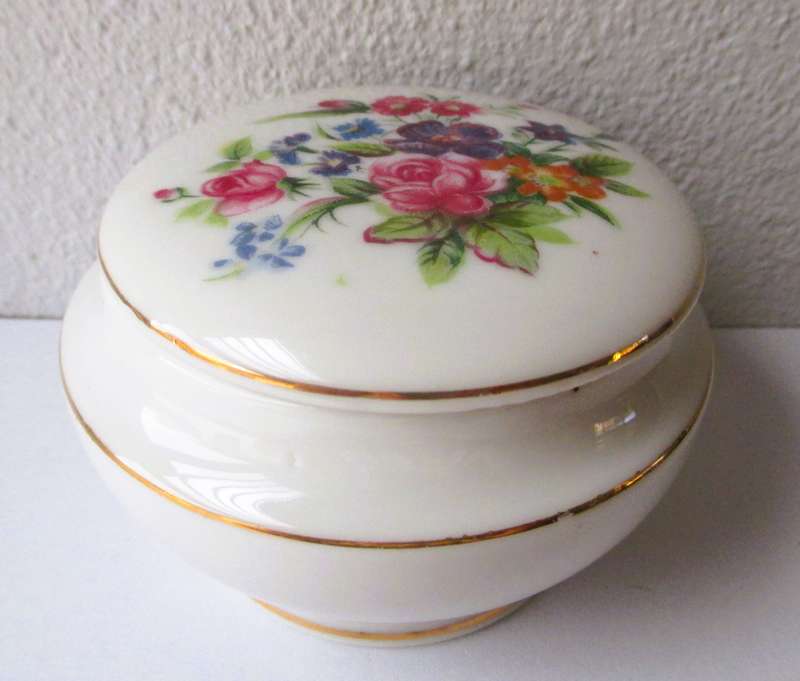 Vintage Hand Painted Porcelain Floral Trinket bowl with lid. 90mm diameter.