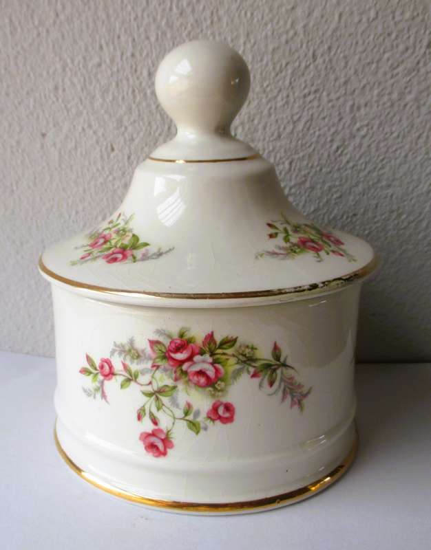 Vintage Art Deco James Kent Porcelain Trinket dish with lid. 130x100mm.