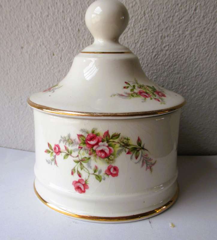 Vintage Art Deco James Kent Porcelain Trinket dish with lid. 130x100mm.