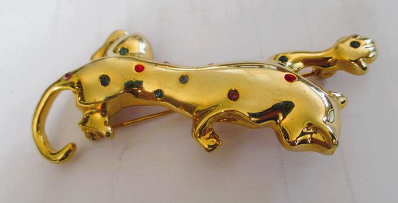 Luxury Brooch Vintage gold Color Rhinestone Panther, rare find. Unisex Jewelry. 80mm.
