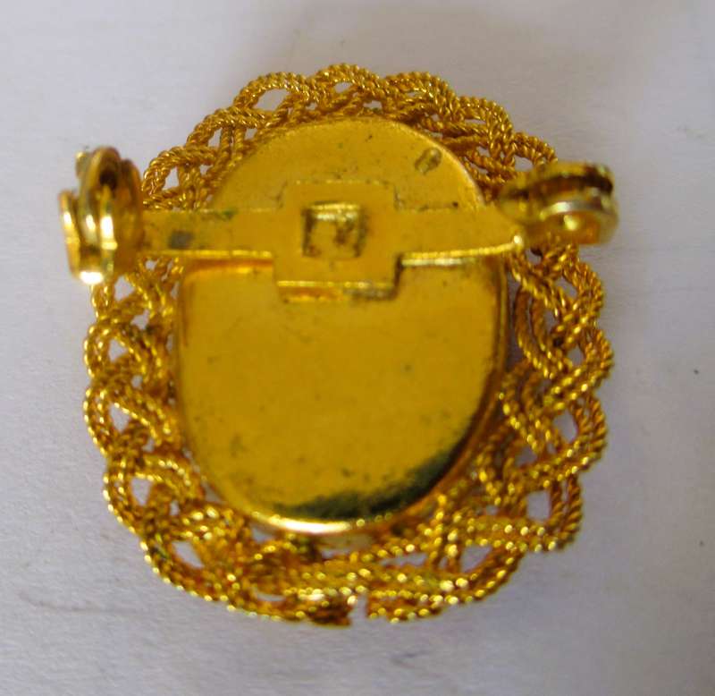 Delicate Vintage Ponytail Cameo in Yellow Gold Plated braid frame. Note, no pin. 30mm.