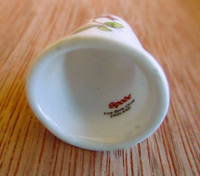 Vintage Spode Bone China Thimble with flowers and gold rim.