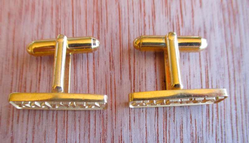 Vintage Gold color Kaapwyn Cufflinks.