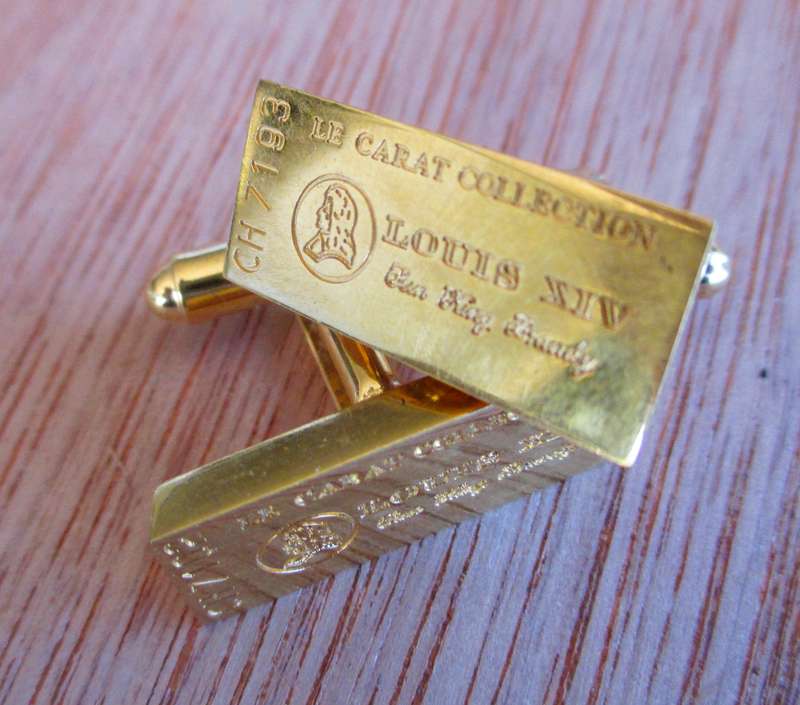 Vintage Louis XIV Le Carat Collection Number CH 7193 gold color Cufflinks.