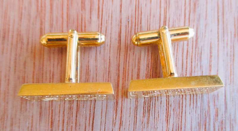 Vintage Louis XIV Le Carat Collection Number CH 7193 gold color Cufflinks.