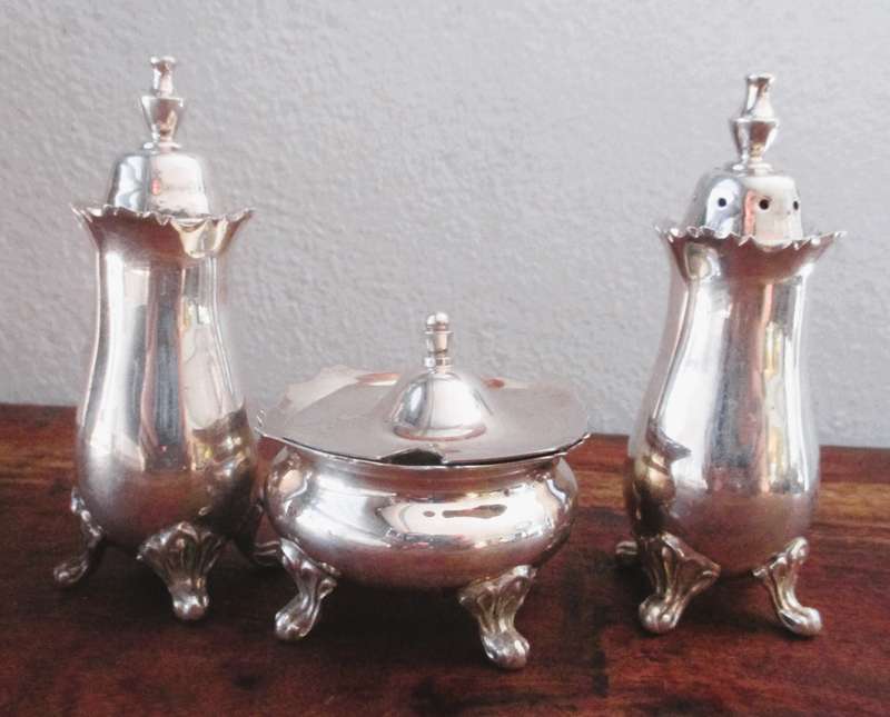VINTAGE SILVER PLATED CRUET SET, GOOD CONDITION