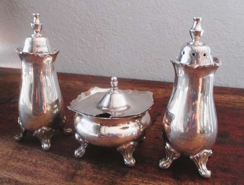 VINTAGE SILVER PLATED CRUET SET, GOOD CONDITION