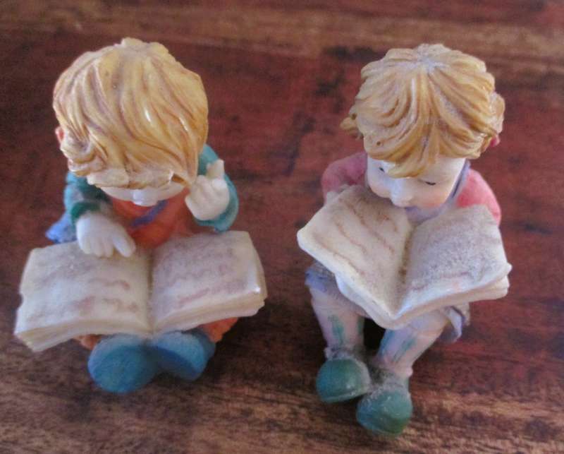 2x Vintage Baby Bookworms - Polyresin Collection - Hand Crafted / Hand Painted figurene 40x50mm each