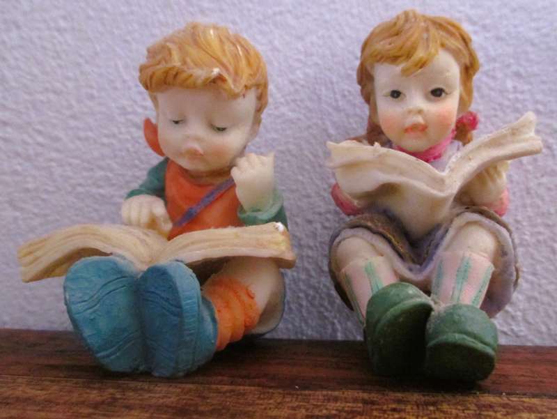 2x Vintage Baby Bookworms - Polyresin Collection - Hand Crafted / Hand Painted figurene 40x50mm each
