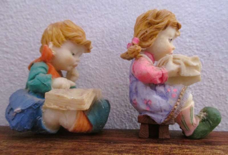 2x Vintage Baby Bookworms - Polyresin Collection - Hand Crafted / Hand Painted figurene 40x50mm each