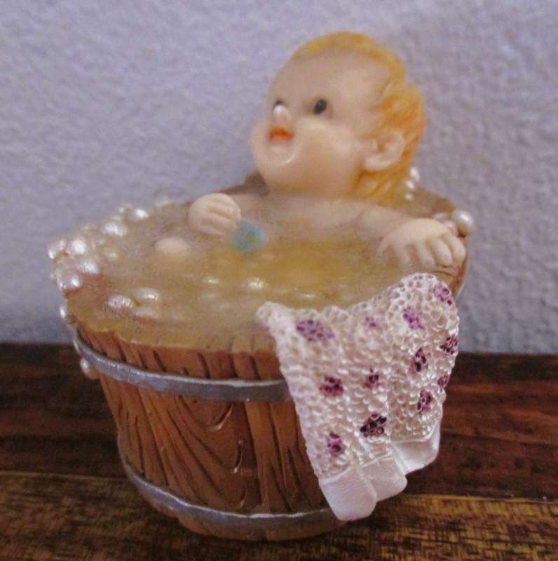 Vintage Baby In Wash Tub - Polyresin Collection - Hand Crafted / Hand Painted figurene 60x50mm