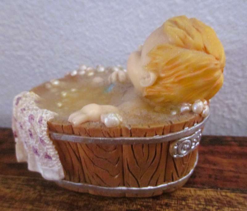 Vintage Baby In Wash Tub - Polyresin Collection - Hand Crafted / Hand Painted figurene 60x50mm