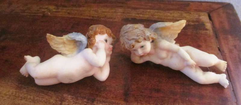 2x Vintage Cherub Babies - Polyresin Collection - Hand Crafted / Hand Painted figurene 110x40mm each
