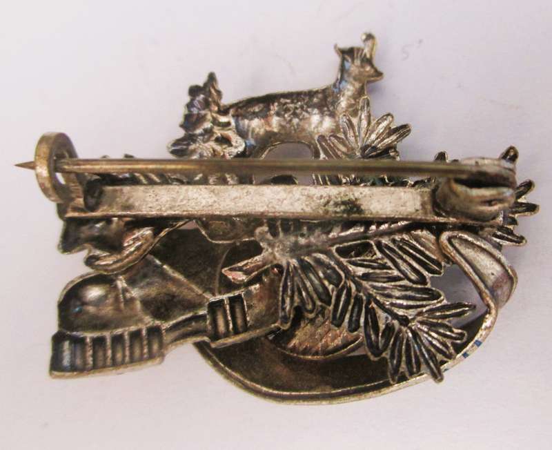 Vintage Switzerland Mountaineering Alpine Weissfluh Hat Enamel Souvenir Pin.