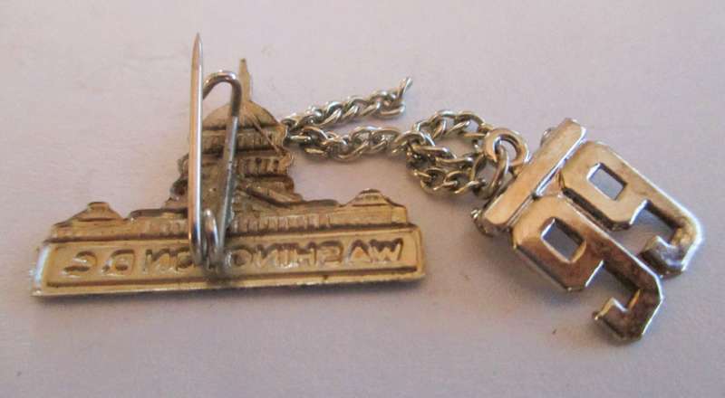 Vintage 1966 WASHINGTON DC Souvenir Lapel Pin with US Capitol