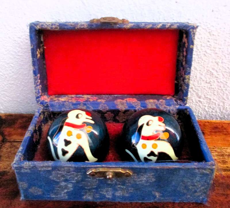 Chinese Baoding Balls   Set of Metal Stress Balls for Hand Health, Chinese Fidget Toys in box