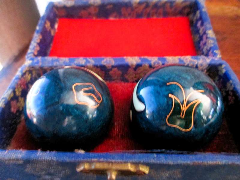 Chinese Baoding Balls   Set of Metal Stress Balls for Hand Health, Chinese Fidget Toys in box