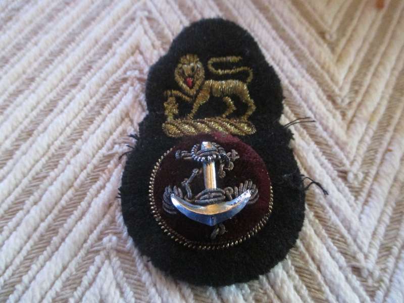 SA Navy cap badge