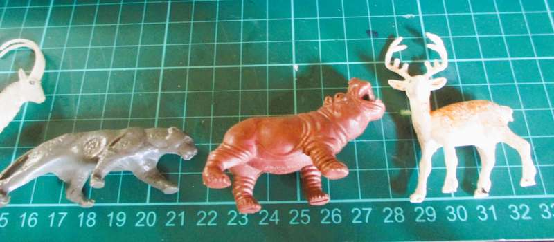 Lot of Vtg Plastic Farm Safari Zoo Animals. Scale as per photo.