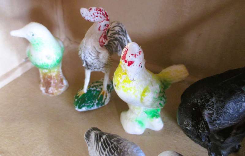 Lot of Vtg Plastic Birds Animals . Scale as per photo.