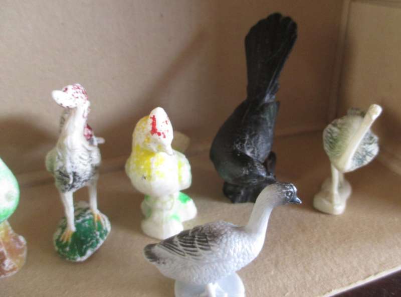 Lot of Vtg Plastic Birds Animals . Scale as per photo.