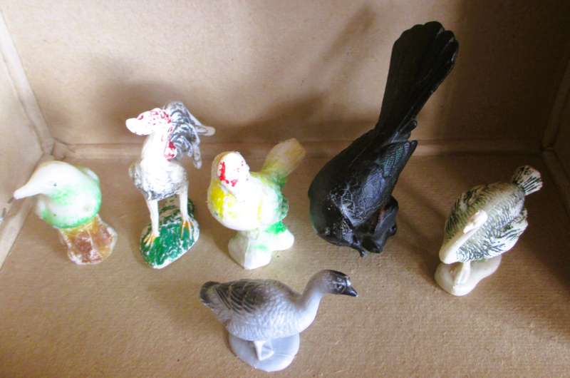 Lot of Vtg Plastic Birds Animals . Scale as per photo.