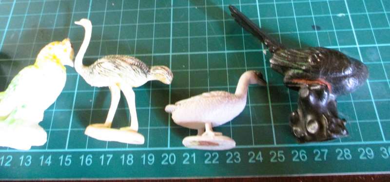 Lot of Vtg Plastic Birds Animals . Scale as per photo.
