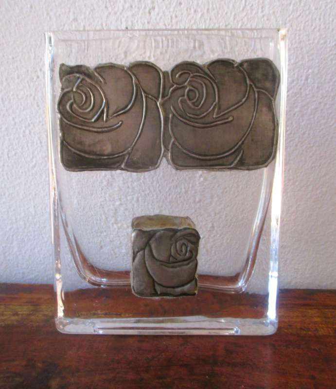 Vintage PEWTER FLORAL RELIEF ART NOUVEAU VASE 150x110x30mm
