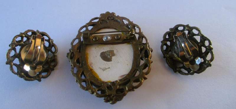 Vintage Domed Porcelain pink granite look Pin Brooch and clip on earrings set. 60mm