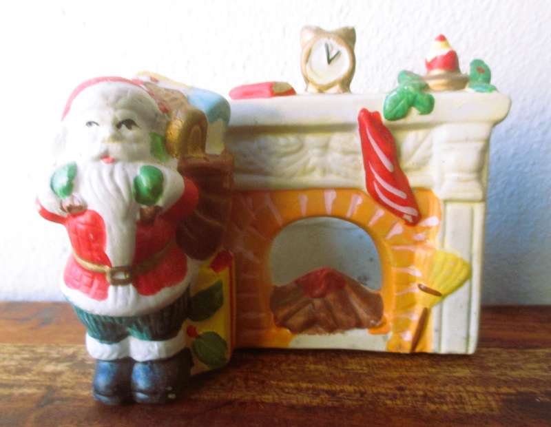 Night before Christmas Tea Light Candle Holder, Ceramic, Hand Painted, Vintage. 70x100mm in box