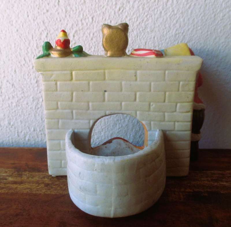 Night before Christmas Tea Light Candle Holder, Ceramic, Hand Painted, Vintage. 70x100mm in box